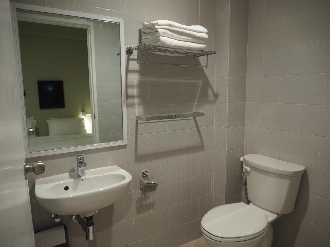 Warila Hotel Szamutprakan Kültér fotó