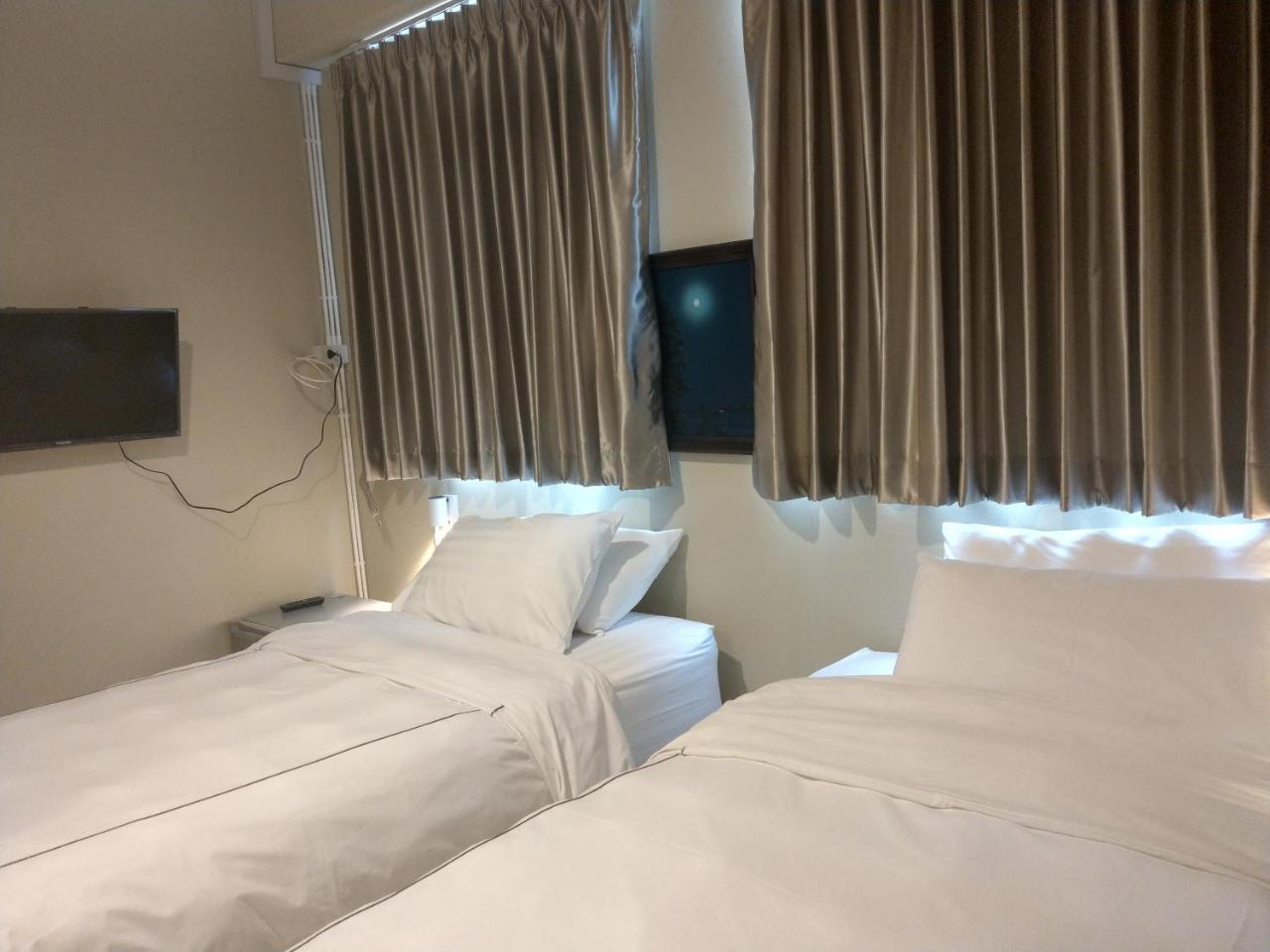 Warila Hotel Szamutprakan Kültér fotó