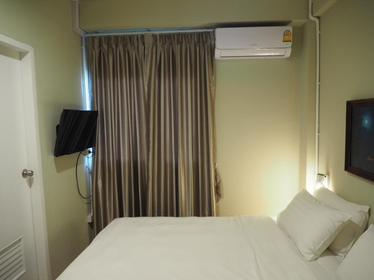 Warila Hotel Szamutprakan Kültér fotó